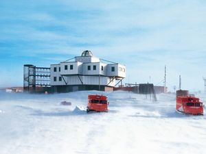 南極「昭和基地」設営記念日.jpg